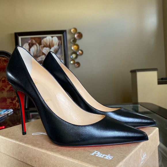 Christian Louboutin Shoes - NWT Christian Louboutin Décolleté Pointy Toe Pump